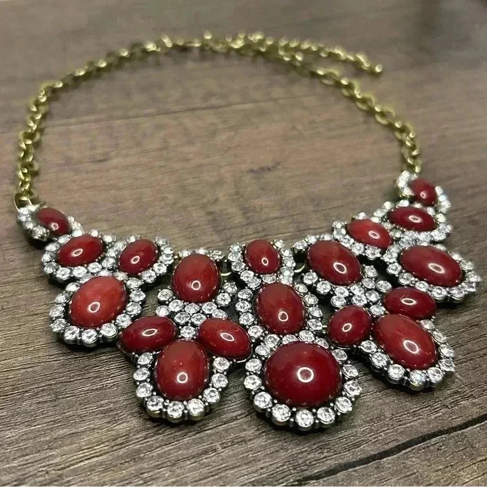 Burgundy Cabochons Clear Rhinestones Statement Necklace - Picture 2 of 3